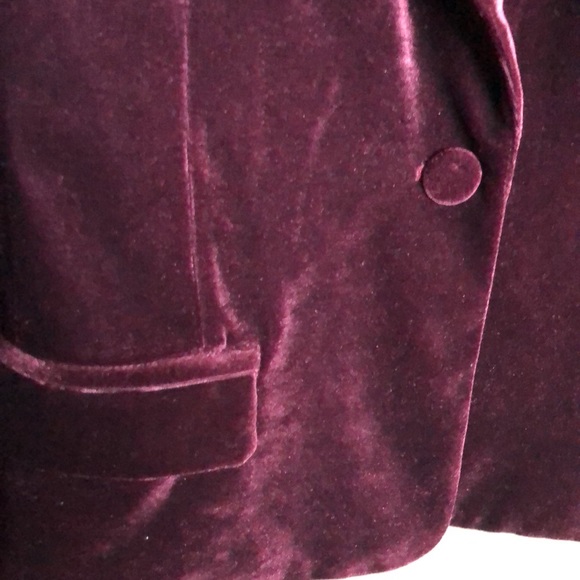 Beautiful purple/burgundy Velvet blazer - Picture 3 of 6